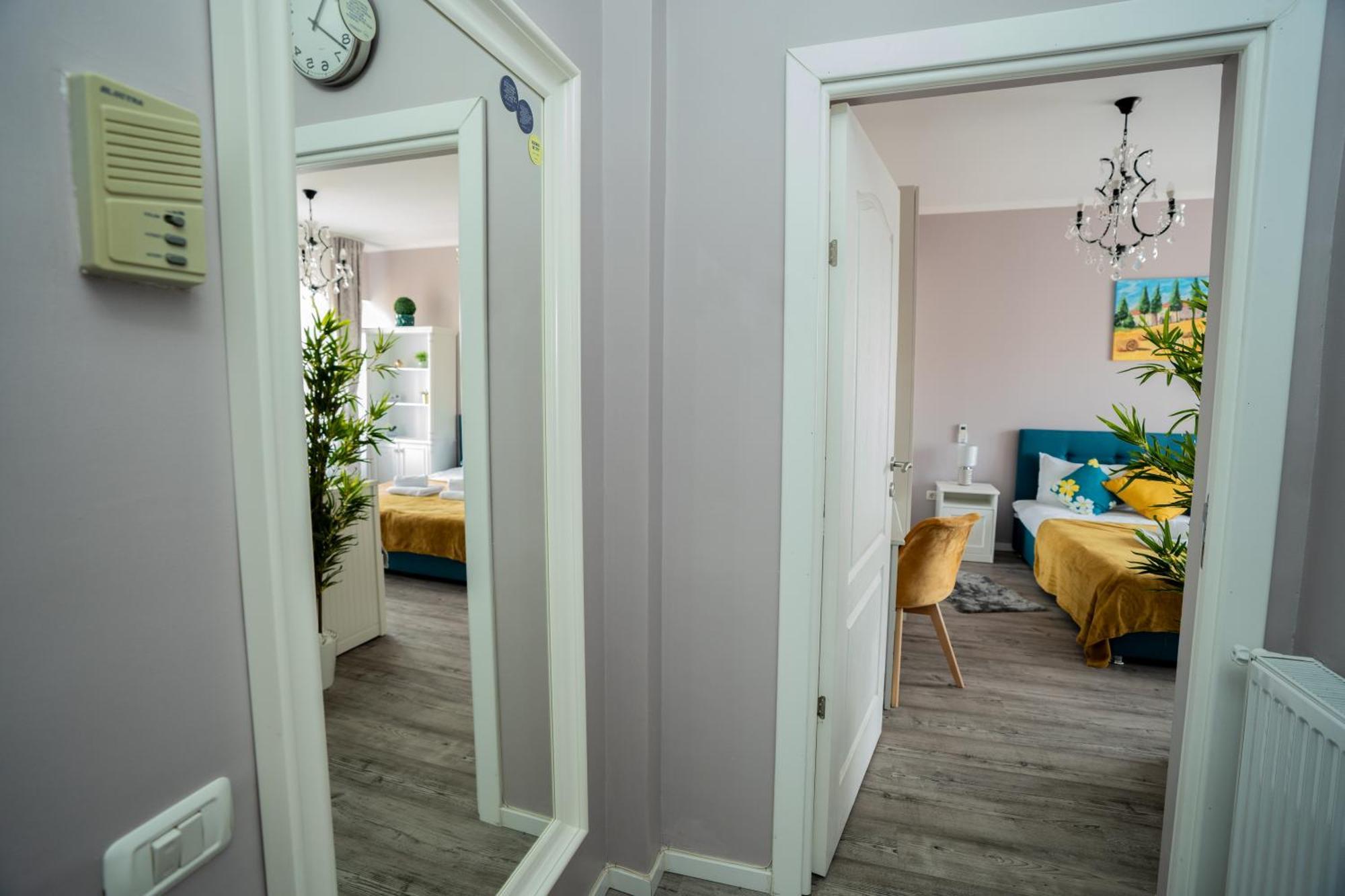 Chic Studio Old City Center - Ivo19 Букурещ Екстериор снимка